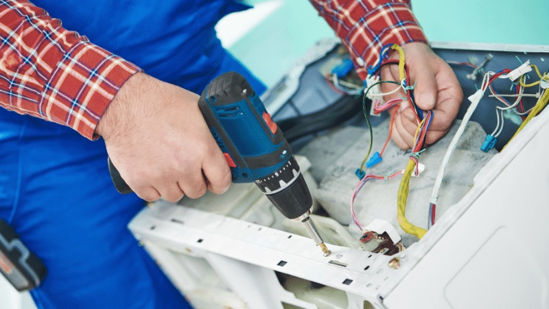Keçiören Midea Midea çamaşır makinesi kart tamiri – Su almama arızası orijinal parça ile giderildi. - Teknik servis örneği